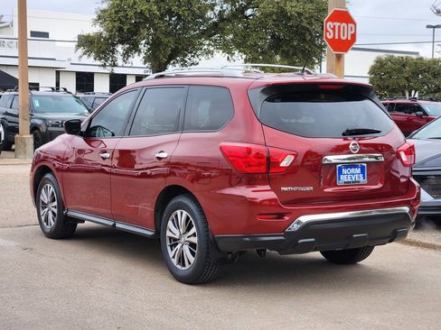 Used 2018 Nissan Pathfinder S image 5