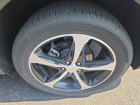 Used 2023 Chevrolet Equinox LT AWD/4WD image 11