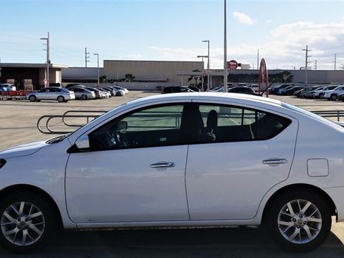 Used 2018 Nissan Versa SV w/ SV Special Edition Package FWD image 2