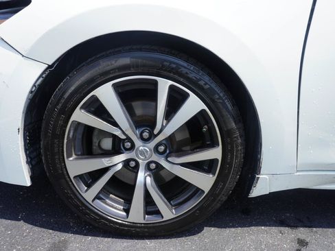 Used 2017 Nissan Maxima 3.5 S w/ Interior Lighting Package FWD image 27