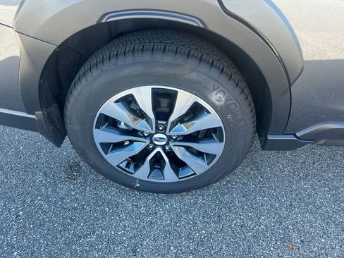Used 2025 Subaru Outback Limited w/ Popular Package #2 image 6