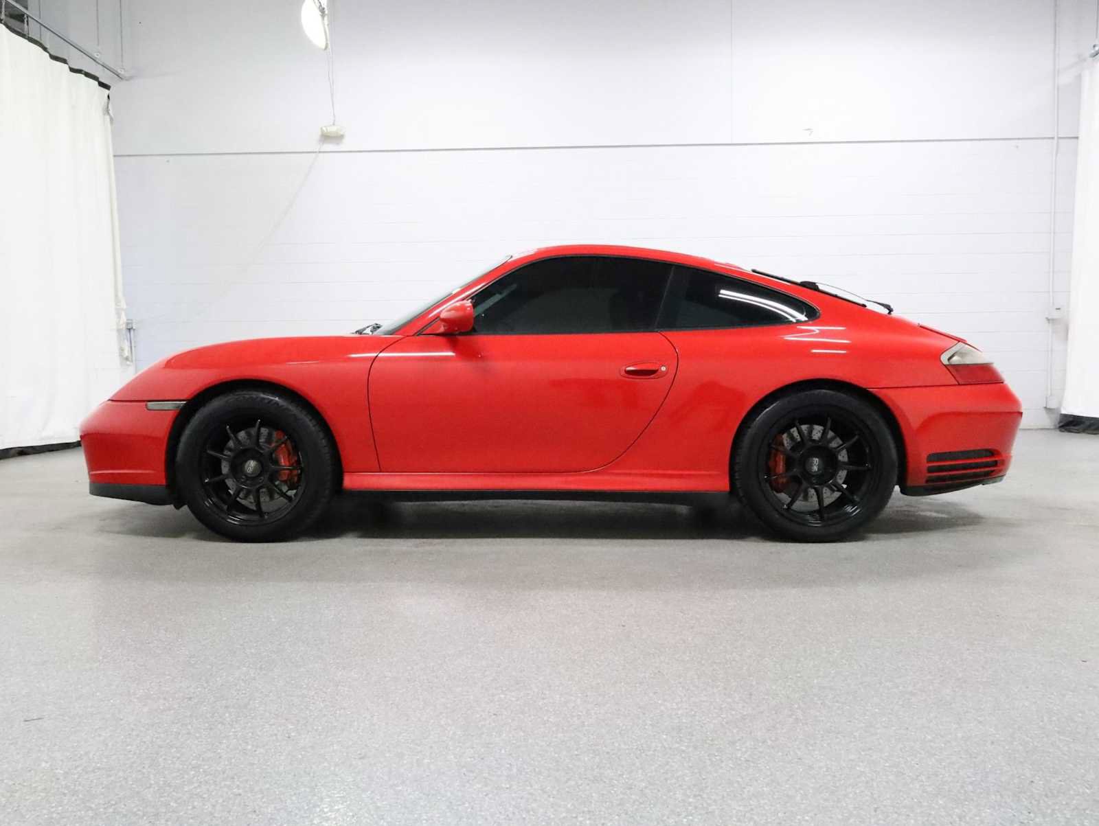 Used 2002 Porsche 911 Carrera RWD image 2