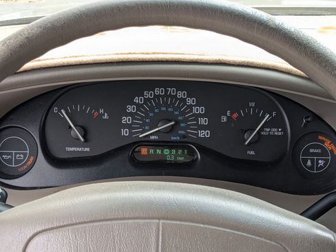 Used 2004 Buick Century Custom image 14