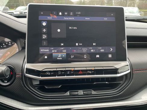 Used 2024 Jeep Compass Trailhawk image 33