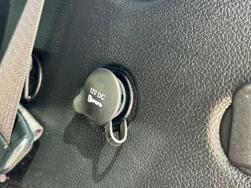 Used 2025 Dodge Durango GT AWD/4WD image 15