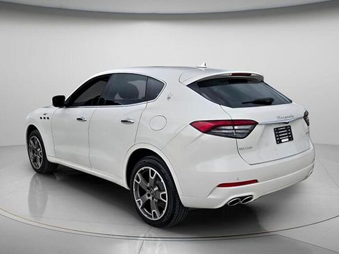 Used 2023 Maserati Levante GT AWD/4WD image 8
