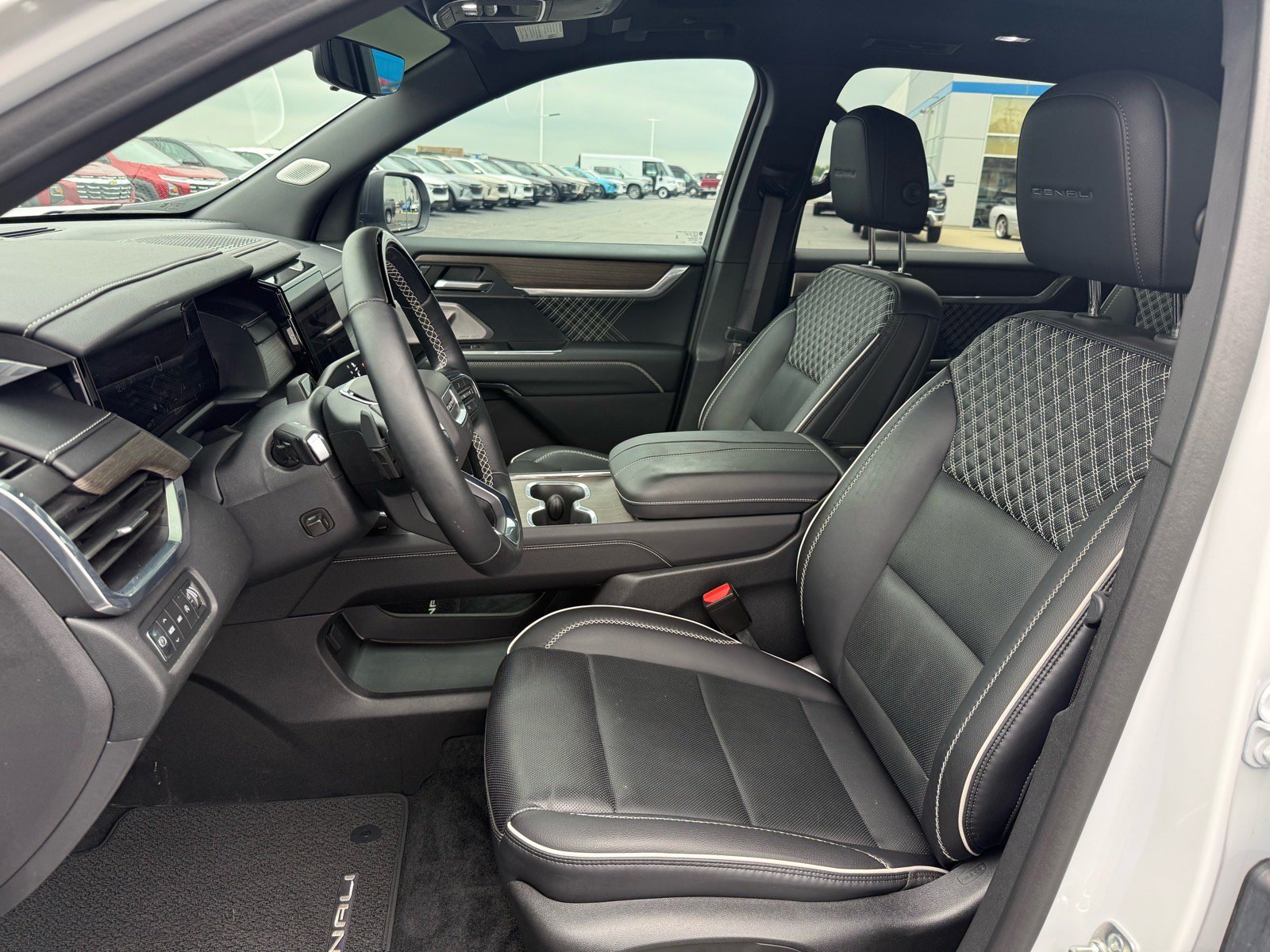 Used 2024 GMC Acadia Denali w/ Super Cruise Package AWD/4WD image 13