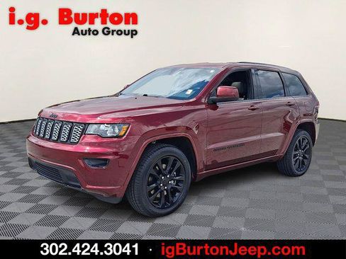 Certified 2021 Jeep Grand Cherokee Laredo X AWD/4WD image 3