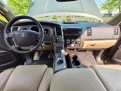 Used 2011 Toyota Sequoia Limited image 18