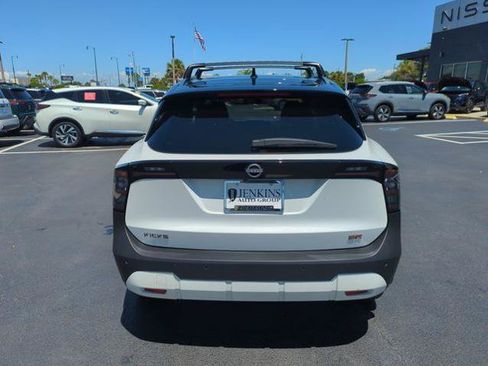 Certified 2025 Nissan Kicks SR FWD image 7