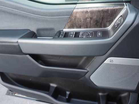 Used 2023 Ford F250 Lariat w/ Lariat Ultimate Package image 17