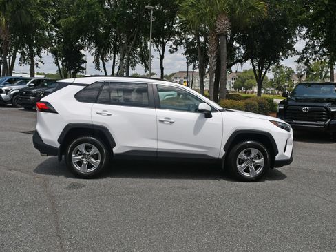 Used 2024 Toyota RAV4 XLE w/ Convenience Package FWD image 5