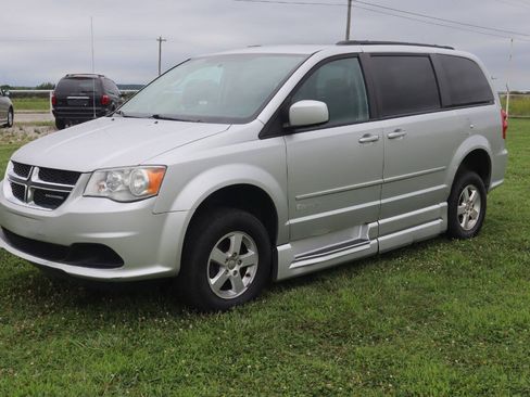 Used 2011 Dodge Grand Caravan Mainstreet w/ PWR Convenience Group FWD image 5