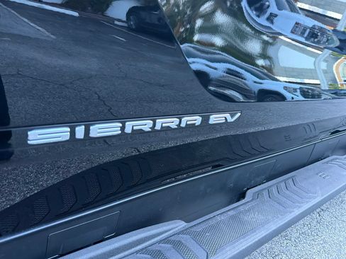 Used 2026 GMC Sierra EV Elevation AWD/4WD image 9