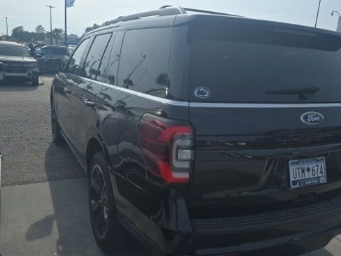 Used 2023 Ford Expedition Limited RWD image 5