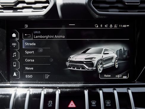 Used 2022 Lamborghini Urus AWD/4WD image 75