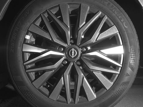 Used 2025 Nissan Altima 2.5 SV image 14