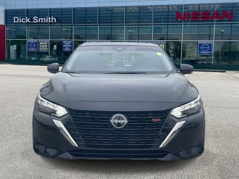 Used 2025 Nissan Sentra SR w/ SR Premium Package image 2