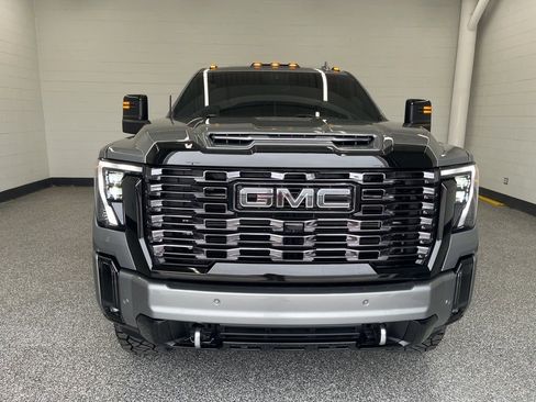 Used 2025 GMC Sierra 2500 Denali Ultimate AWD/4WD image 9