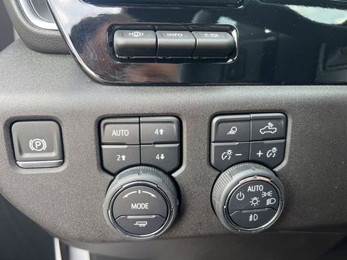 Used 2024 Chevrolet Silverado 1500 High Country w/ Technology Package image 19
