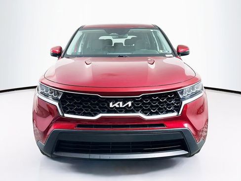 Used 2022 Kia Sorento LX image 2