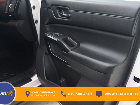Used 2024 Nissan Pathfinder S AWD/4WD image 17
