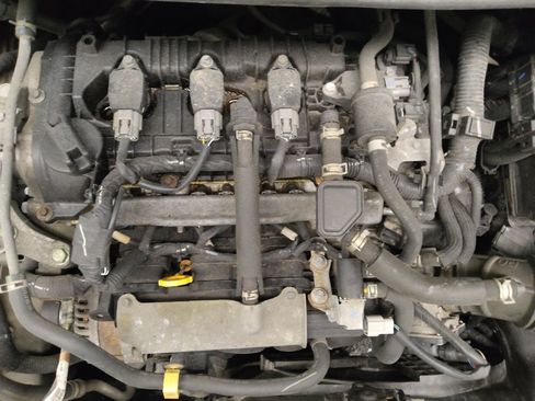 Used 2021 Nissan Versa SV FWD image 30