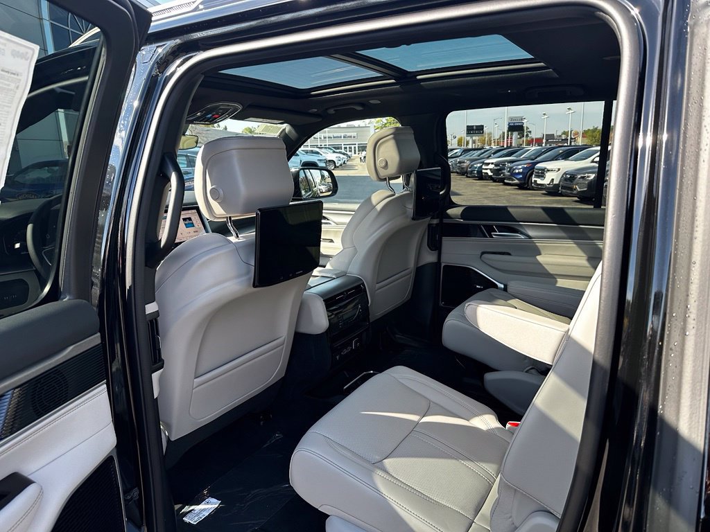 New 2027 Jeep Grand Wagoneer L Limited w/ Premium Group II AWD/4WD image 35