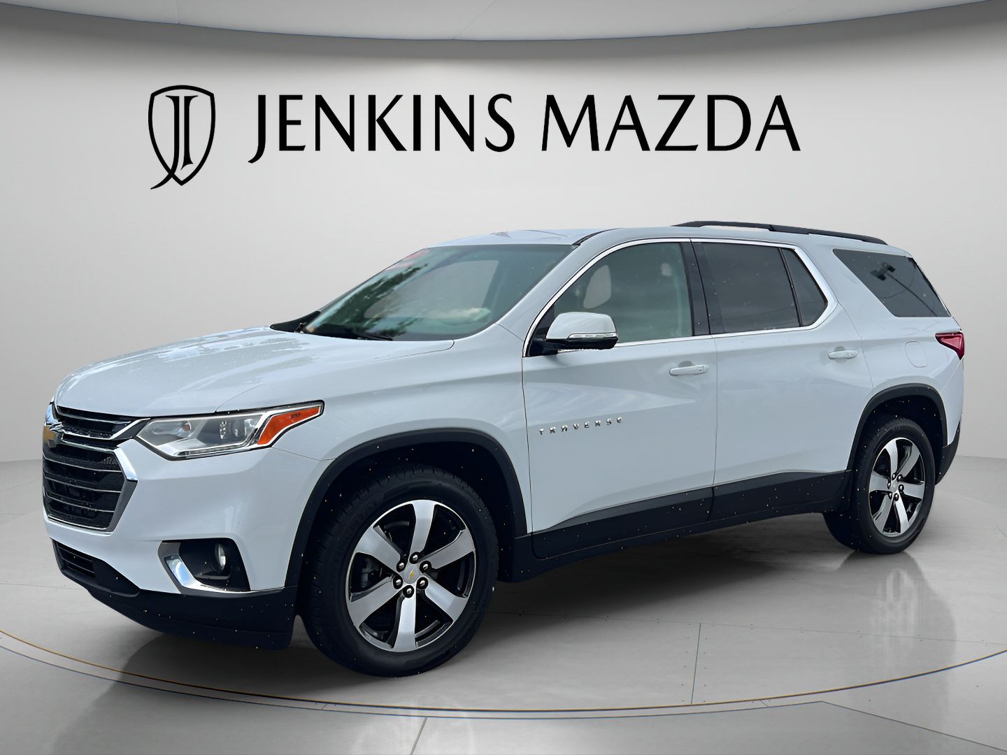 Used 2020 Chevrolet Traverse LT w/ LT Premium Package FWD image 3