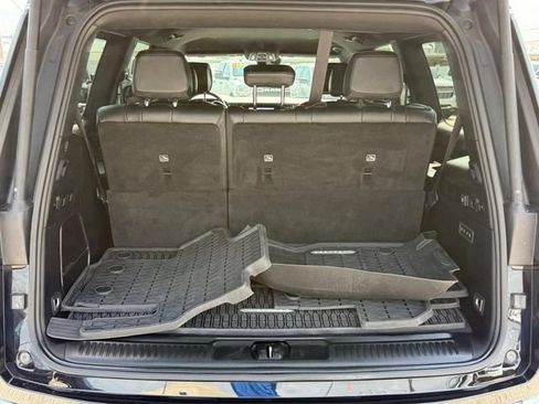 Used 2024 Jeep Wagoneer Series III AWD/4WD image 4