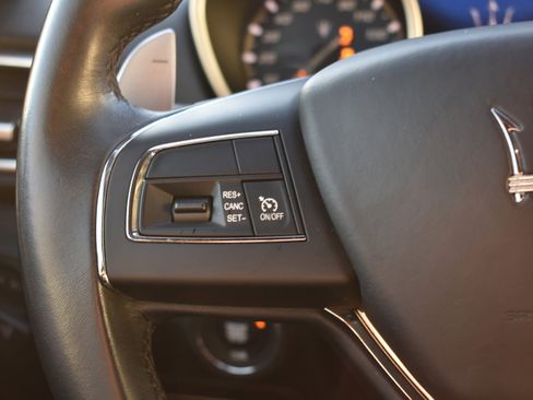 Used 2019 Maserati Ghibli Base image 16