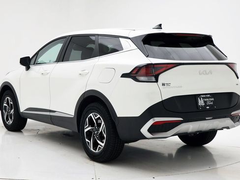 Used 2024 Kia Sportage LX image 7