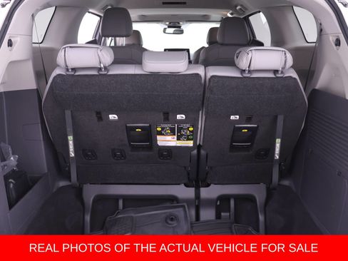 Used 2023 Toyota Sienna XLE FWD image 14