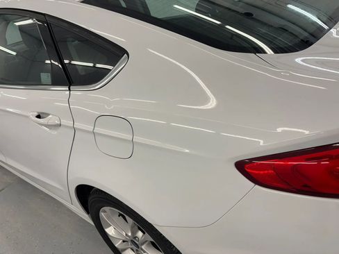 Used 2020 Ford Fusion SE FWD image 23