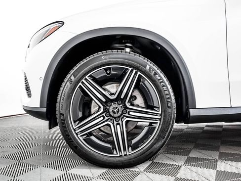 Certified 2026 Mercedes-Benz GLC 300 image 4