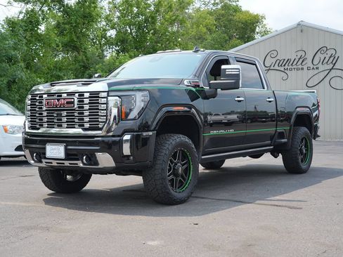 Used 2024 GMC Sierra 2500 Denali w/ Denali Reserve Package AWD/4WD image 7