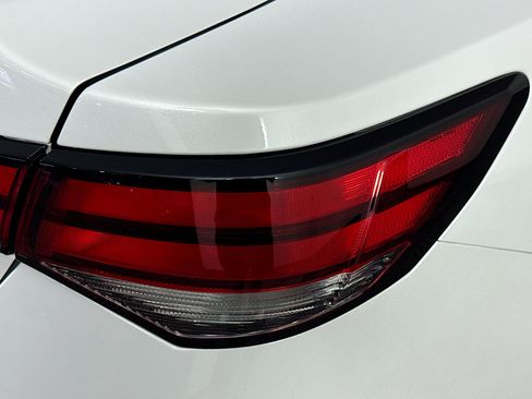 Used 2025 Nissan Sentra SR w/ Midnight Edition FWD image 32