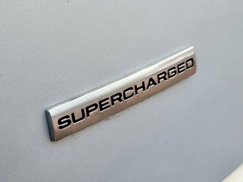 Used 2015 Land Rover Range Rover Supercharged AWD/4WD image 11
