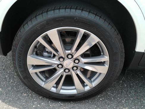 Certified 2024 Cadillac XT5 Premium Luxury AWD/4WD image 34