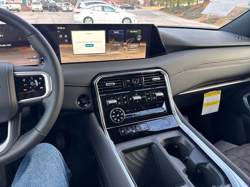 New 2026 Nissan Armada Platinum image 18