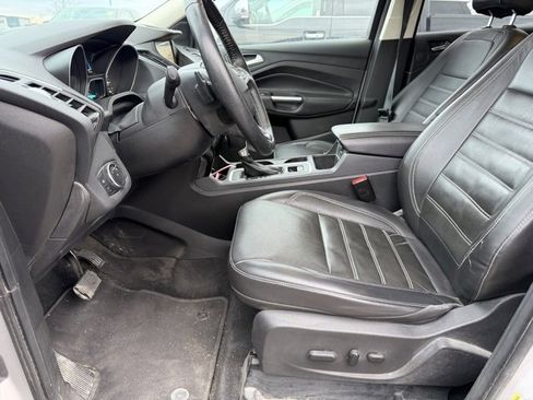 Used 2017 Ford Escape Titanium image 14