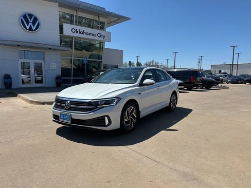 Used 2024 Volkswagen Jetta SEL image 1