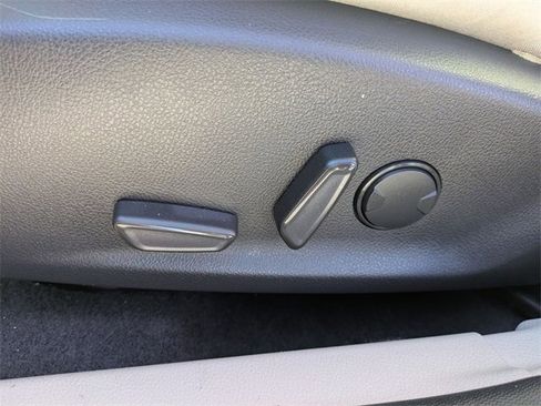 Used 2017 Ford Focus Electric Hatchback image 16