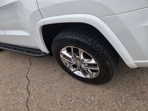 Used 2015 Jeep Grand Cherokee Overland AWD/4WD image 7