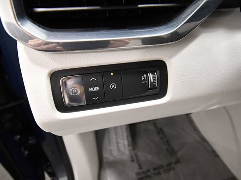 Used 2024 GMC Acadia Denali FWD image 19