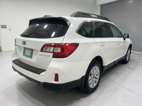 Used 2015 Subaru Outback 2.5i Premium AWD/4WD image 8