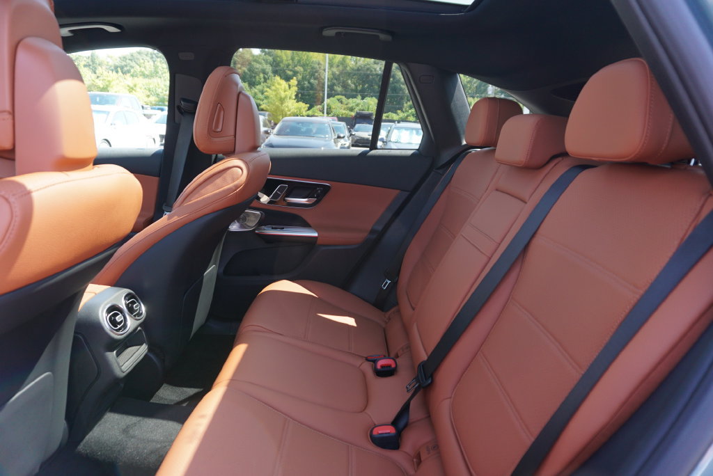 Certified 2026 Mercedes-Benz GLC 300 4MATIC image 32