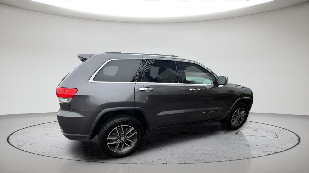 Used 2018 Jeep Grand Cherokee Limited AWD/4WD image 7