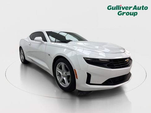 Used 2020 Chevrolet Camaro LT RWD image 13