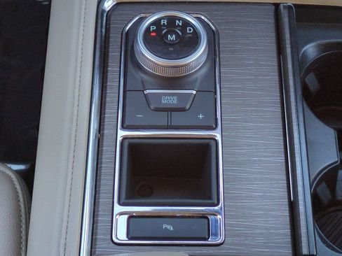 Used 2024 Ford Expedition Max Limited image 18